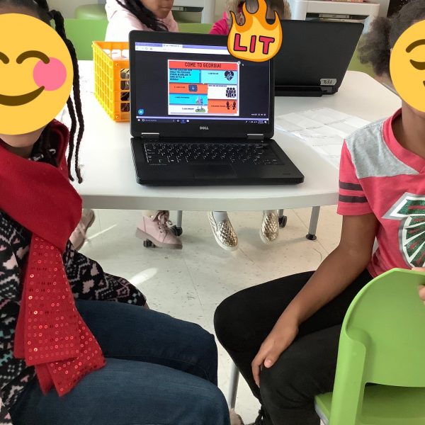 students using easelly